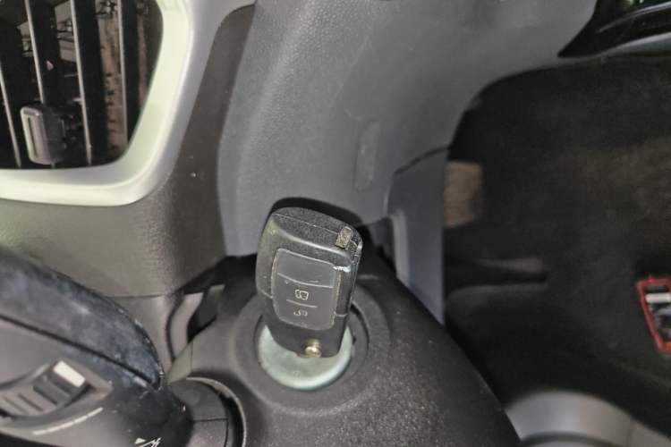 Used Ford EcoSport 2013 1.5L Automatic Fashion Model Vehicle Key