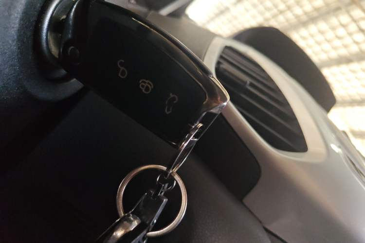 Used Ford EcoSport 2013 1.5L Automatic Fashion Model Vehicle Key