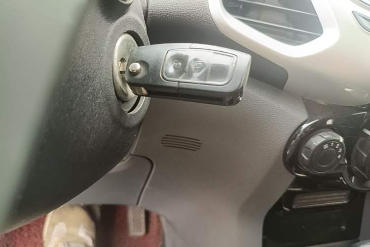 Used Ford EcoSport 2013 1.5L Automatic Fashion Model Vehicle Key