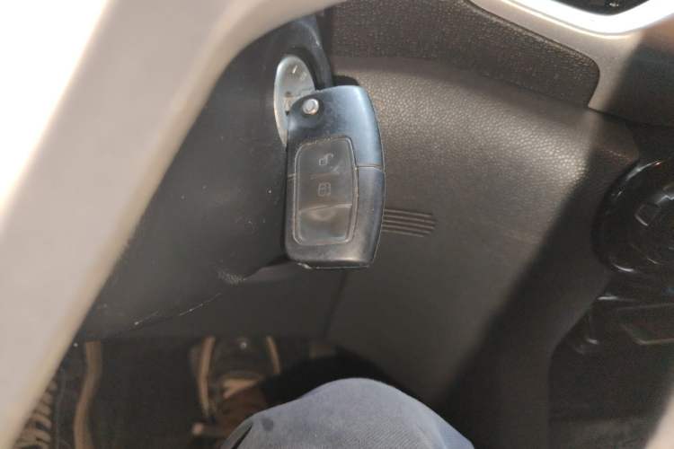 Used Ford EcoSport 2013 1.5L Automatic Fashion Model Vehicle Key