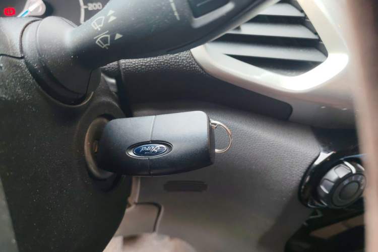 Used Ford EcoSport 2013 1.5L Automatic Fashion Model Vehicle Key
