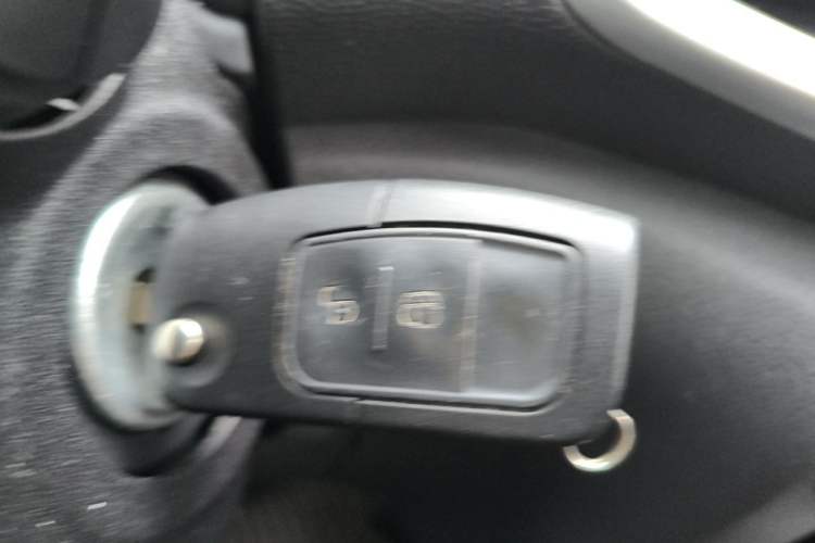 Used Ford EcoSport 2013 1.5L Automatic Fashion Model Vehicle Key