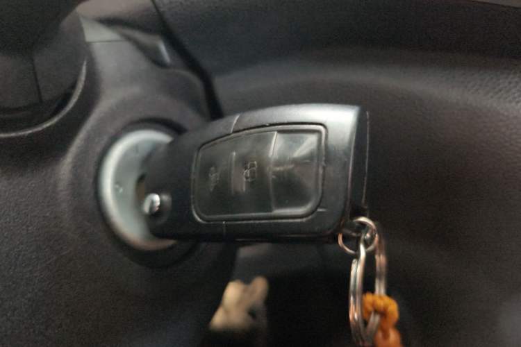 Used Ford EcoSport 2013 1.5L Automatic Fashion Model Vehicle Key