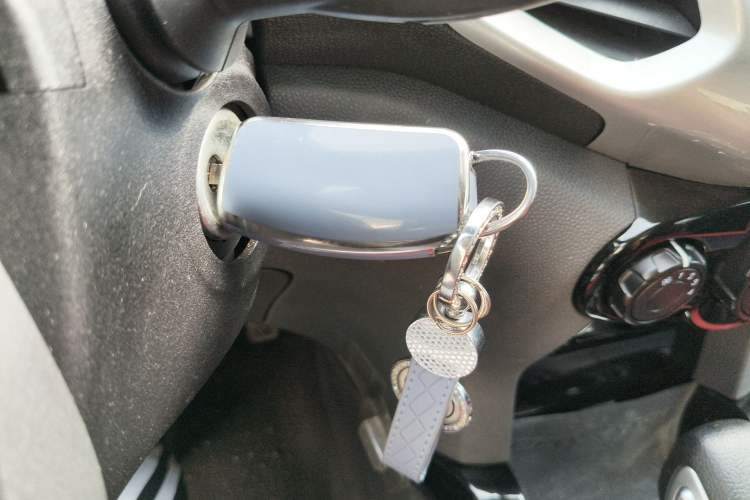 Used Ford EcoSport 2013 1.5L Automatic Fashion Model Vehicle Key