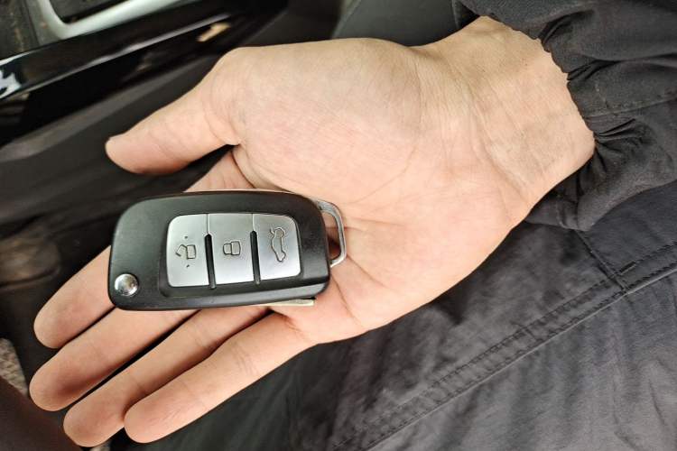 Used Ford EcoSport 2013 1.5L Automatic Fashion Model Vehicle Key