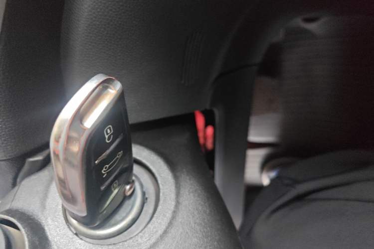 Used Ford EcoSport 2013 1.5L Automatic Fashion Model Vehicle Key