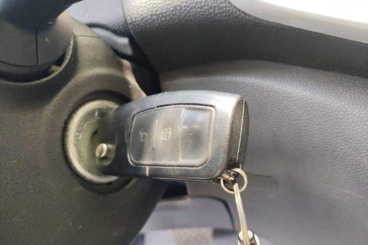 Used Ford EcoSport 2013 1.5L Automatic Fashion Model Vehicle Key
