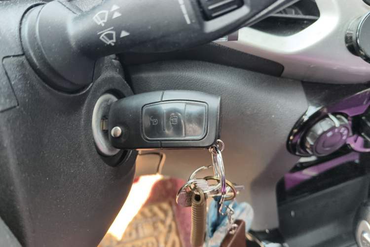 Used Ford EcoSport 2013 1.5L Automatic Fashion Model Vehicle Key