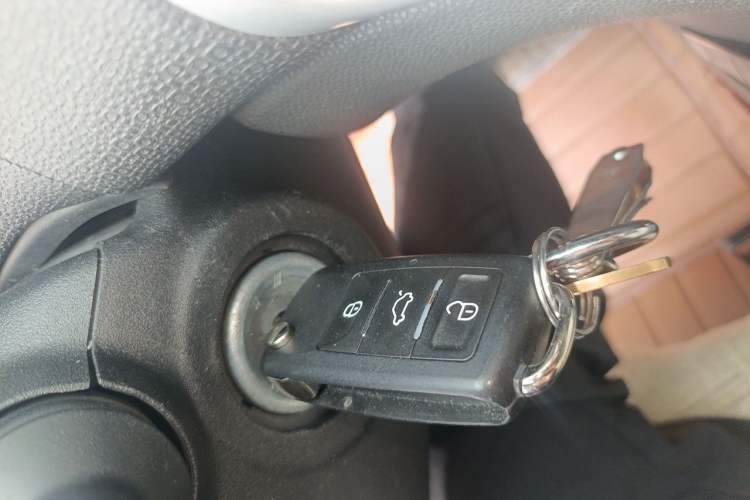 Used Ford EcoSport 2013 1.5L Automatic Fashion Model Vehicle Key