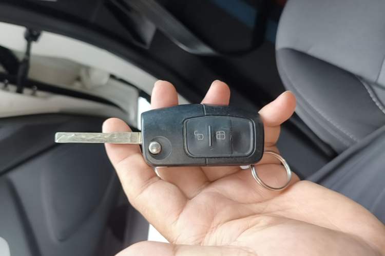 Used Ford EcoSport 2013 1.5L Automatic Fashion Model Vehicle Key