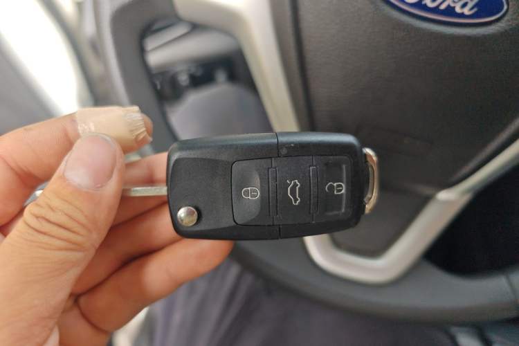 Used Ford EcoSport 2013 1.5L Automatic Fashion Model Vehicle Key