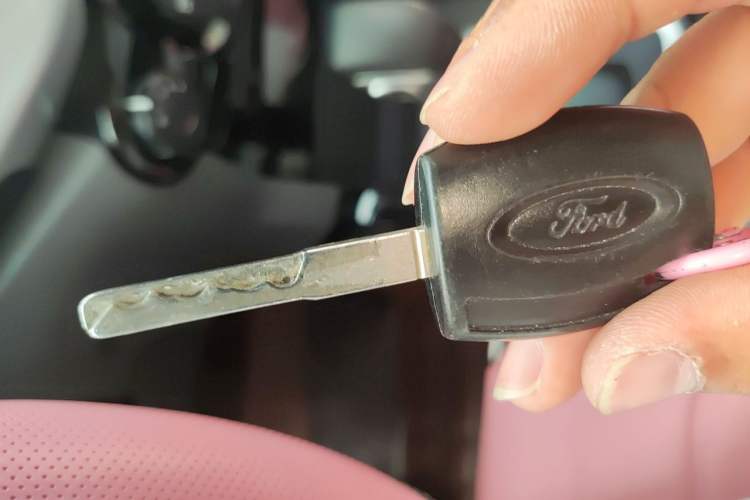 Used Ford EcoSport 2013 1.5L Automatic Fashion Model Vehicle Key