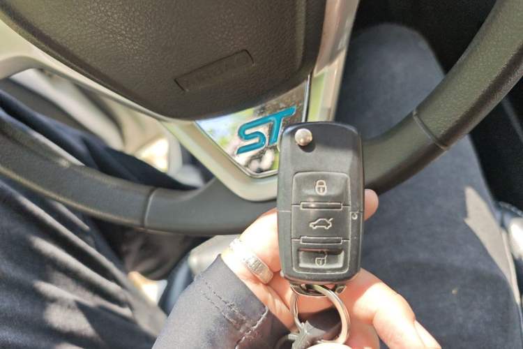 Used Ford EcoSport 2013 1.5L Automatic Fashion Model Vehicle Key
