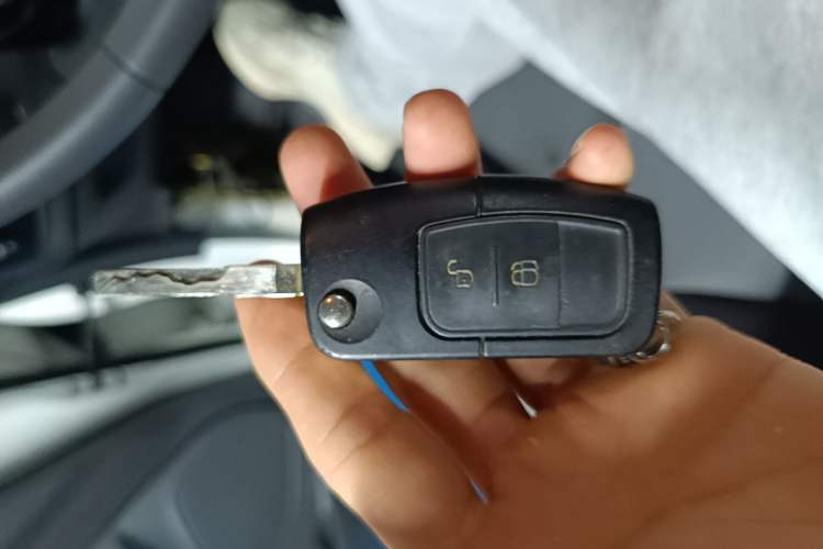 Used Ford EcoSport 2013 1.5L Manual Fashion Model Vehicle Key