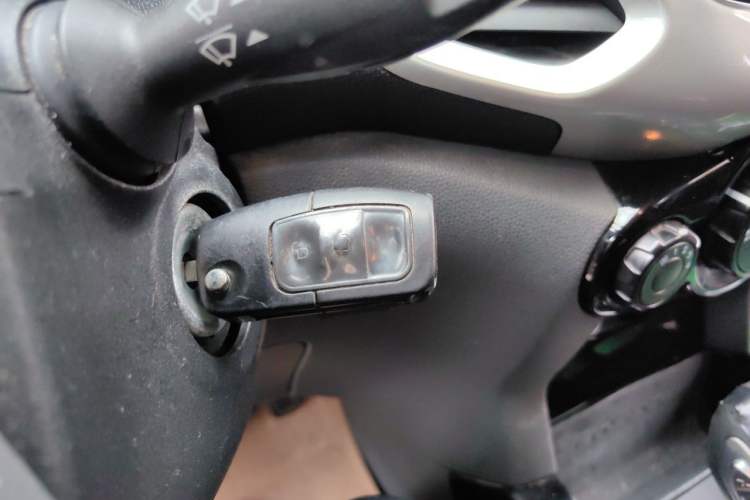 Used Ford EcoSport 2013 1.5L Automatic Fashion Model Vehicle Key