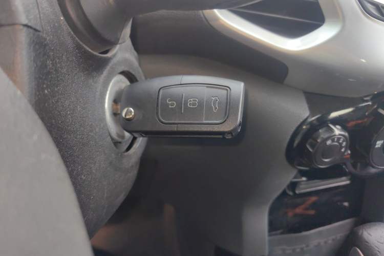 Used Ford EcoSport 2013 1.5L Automatic Fashion Model Vehicle Key