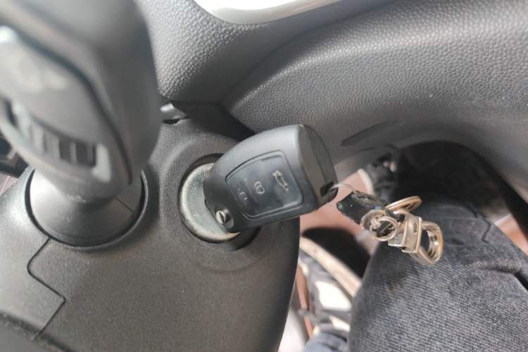 Used Ford EcoSport 2013 1.5L Automatic Fashion Model Vehicle Key