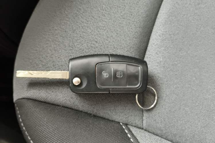 Used Ford EcoSport 2013 1.5L Automatic Fashion Model Vehicle Key