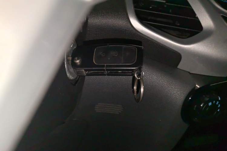 Used Ford EcoSport 2013 1.5L Automatic Fashion Model Vehicle Key