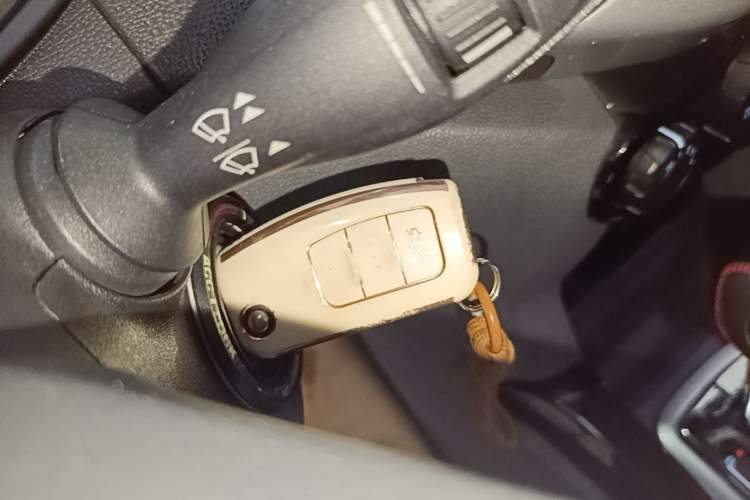 Used Ford EcoSport 2013 1.5L Automatic Fashion Model Vehicle Key
