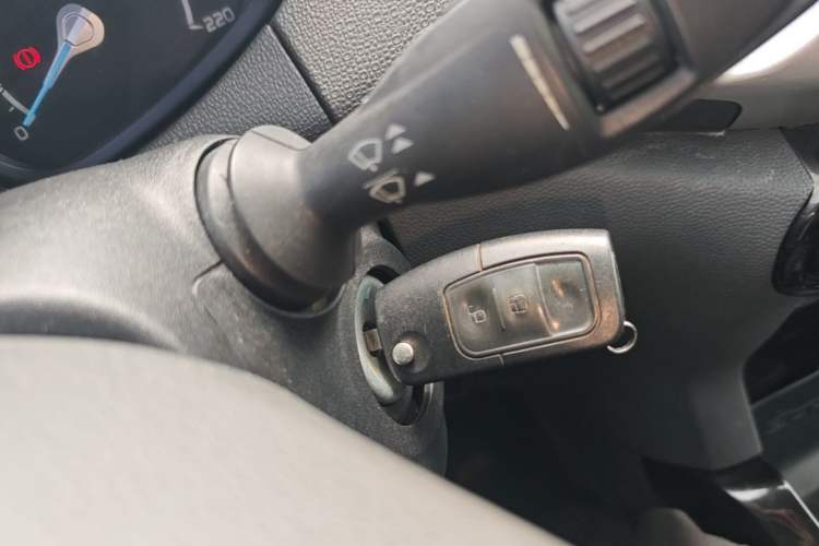 Used Ford EcoSport 2013 1.5L Manual Fashion Model Vehicle Key