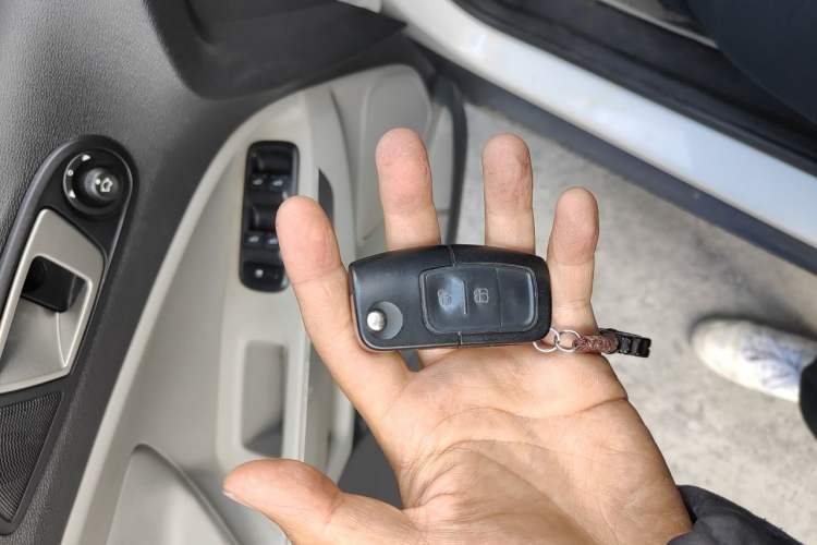 Used Ford EcoSport 2013 1.5L Automatic Fashion Model Vehicle Key
