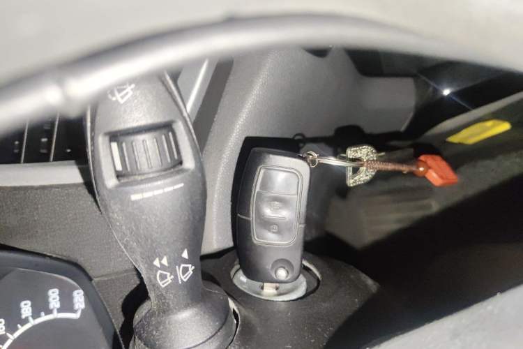 Used Ford EcoSport 2013 1.5L Automatic Fashion Model Vehicle Key