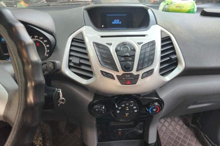 Used Ford EcoSport 2013 1.5L Manual Fashion Model Audio And AC Panel