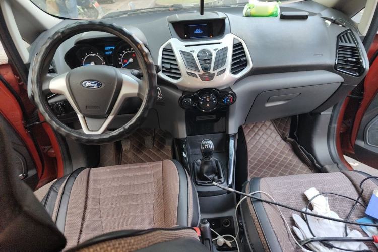 Used Ford EcoSport 2013 1.5L Manual Fashion Model Center Console