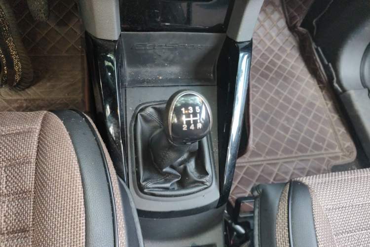 Used Ford EcoSport 2013 1.5L Manual Fashion Model Gear Lever