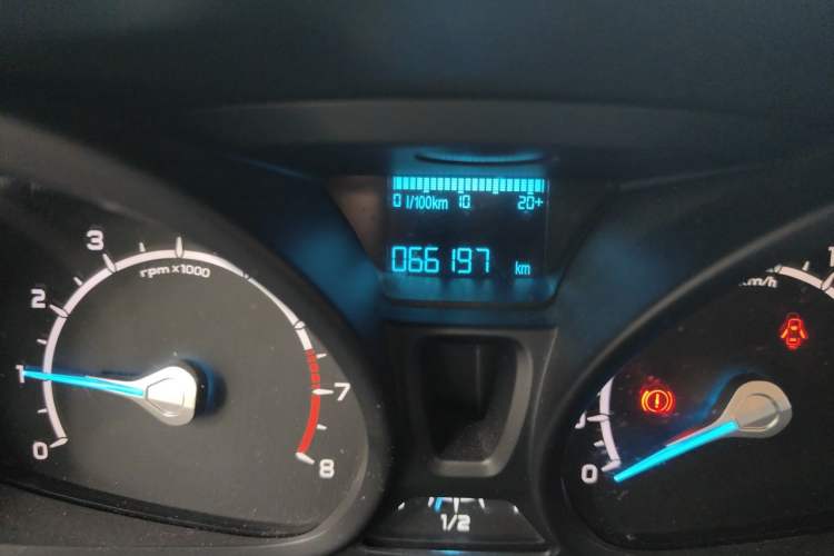 Used Ford EcoSport 2013 1.5L Manual Fashion Model Odometer Close Up