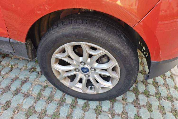 Used Ford EcoSport 2013 1.5L Automatic Prestige Model Right Front Wheel Hub