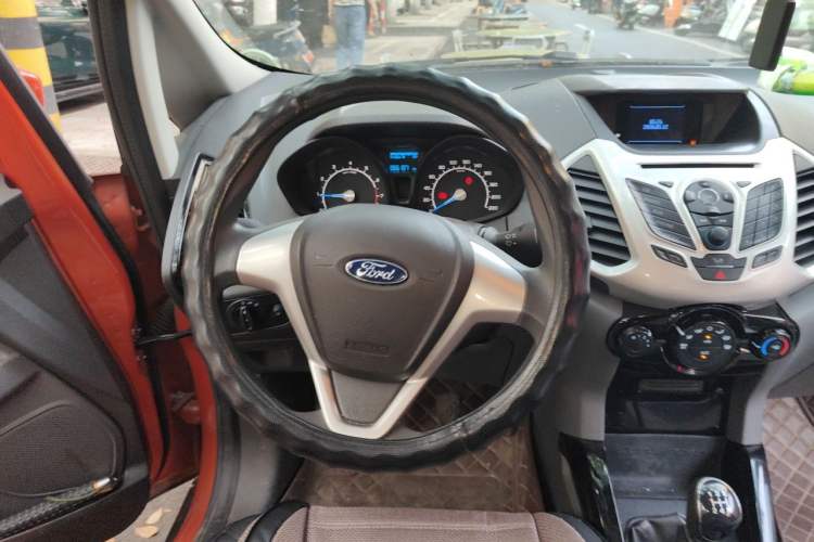 Used Ford EcoSport 2013 1.5L Manual Fashion Model Steering Wheel