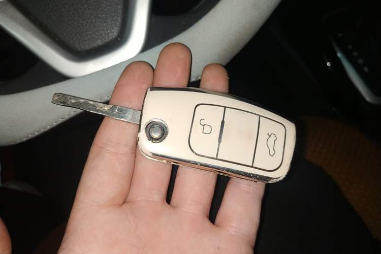 Used Ford EcoSport 2013 1.5L Automatic Fashion Model Vehicle Key