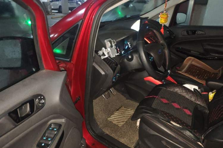 Used Ford EcoSport 2016 1.5L Automatic Sport Collection Edition Interior 3