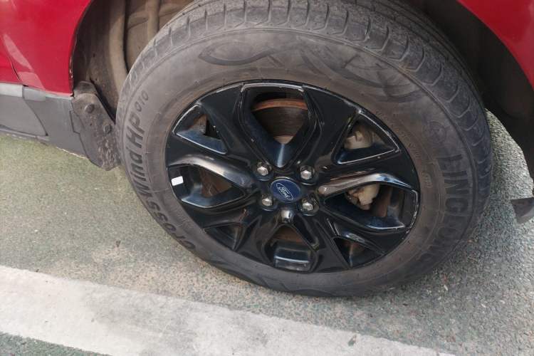 Used Ford EcoSport 2016 1.5L Automatic Sport Collection Edition Right Front Wheel Hub