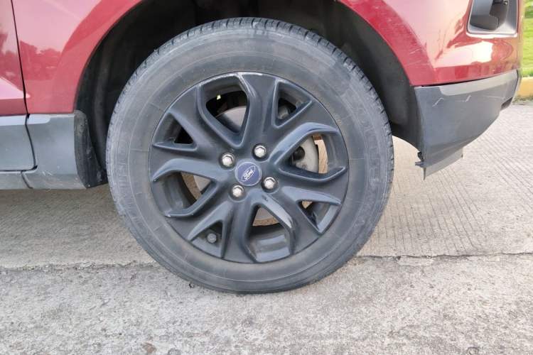 Used Ford EcoSport 2016 1.5L Automatic Sport Collection Edition Right Front Wheel Hub