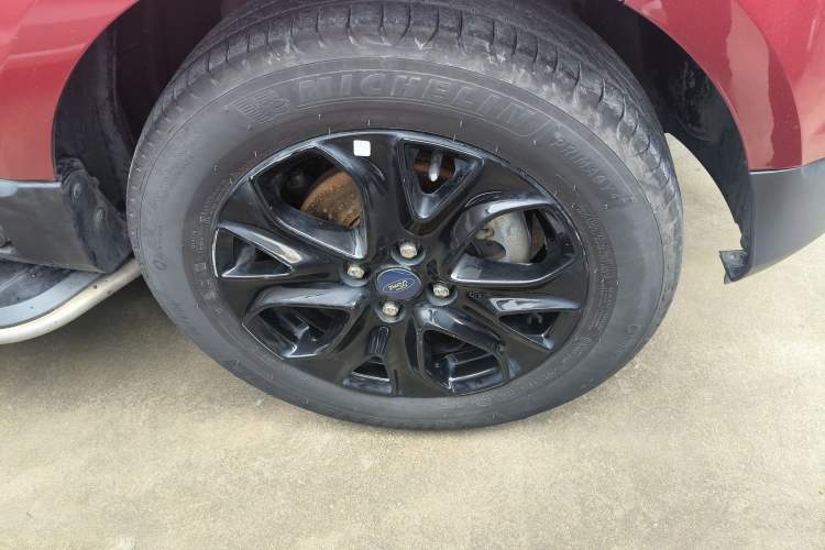 Used Ford EcoSport 2016 1.5L Automatic Sport Collection Edition Right Front Wheel Hub
