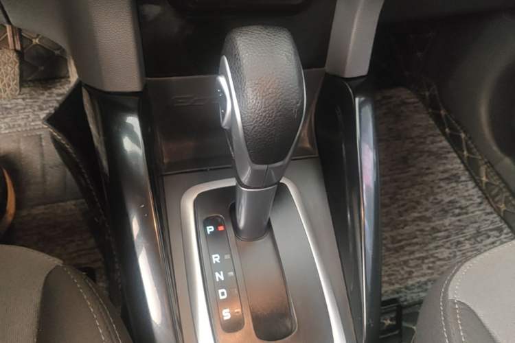 Used Ford EcoSport 2017 1.5L Automatic Trend Model Gear Lever