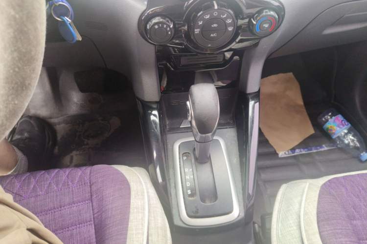 Used Ford EcoSport 2017 1.5L Automatic Trend Model Gear Lever