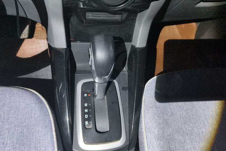 Used Ford EcoSport 2017 1.5L Automatic Trend Model Gear Lever