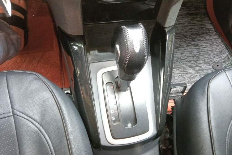 Used Ford EcoSport 2017 1.5L Automatic Trend Model Gear Lever