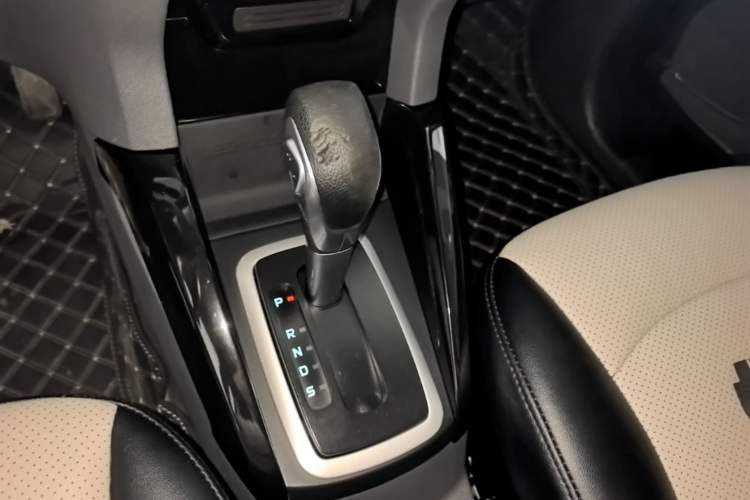 Used Ford EcoSport 2017 1.5L Automatic Trend Model Gear Lever