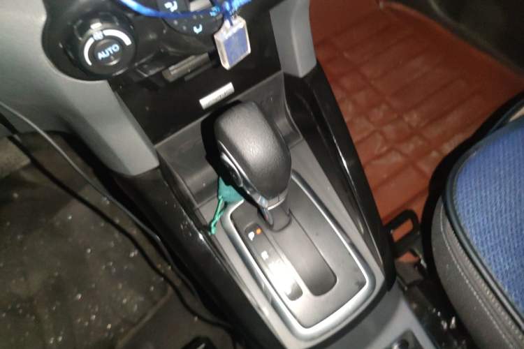 Used Ford EcoSport 2017 1.5L Automatic Prestige Model Gear Lever