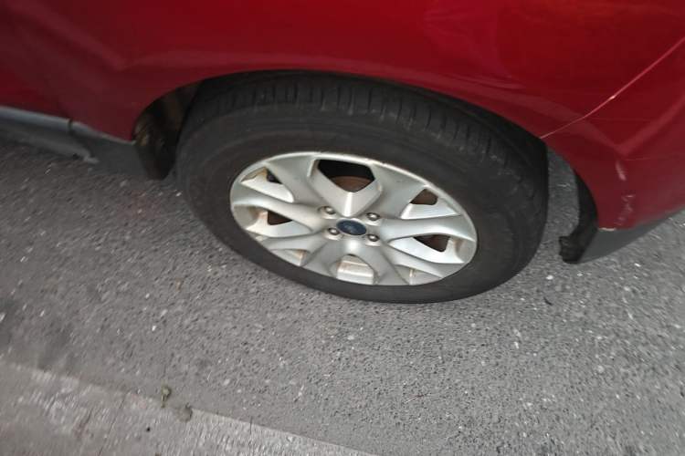 Used Ford EcoSport 2017 1.5L Automatic Trend Model Right Front Wheel Hub