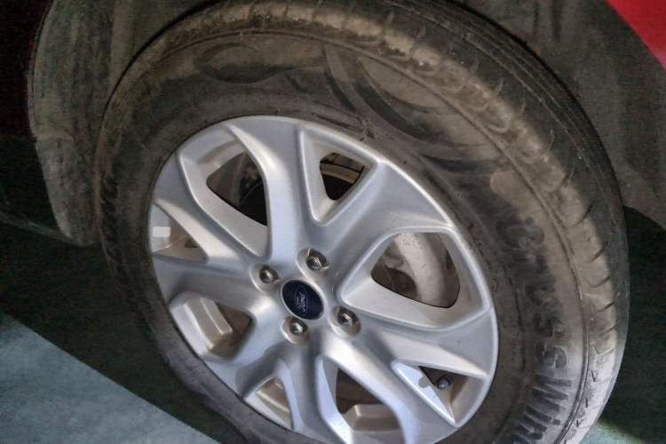 Used Ford EcoSport 2017 1.5L Automatic Trend Model Right Front Wheel Hub