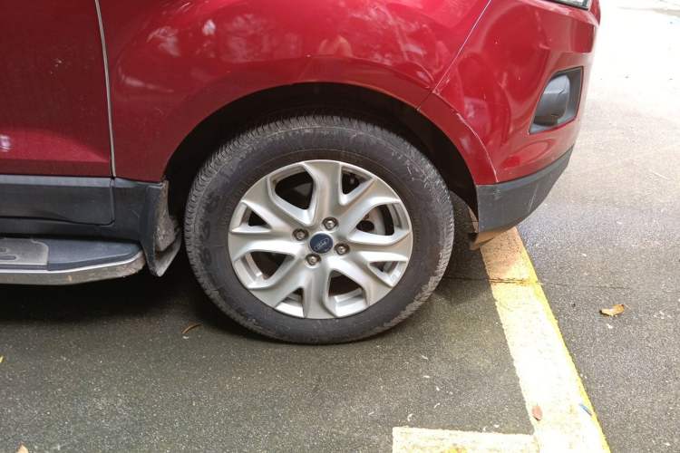 Used Ford EcoSport 2017 1.5L Automatic Trend Model Right Front Wheel Hub