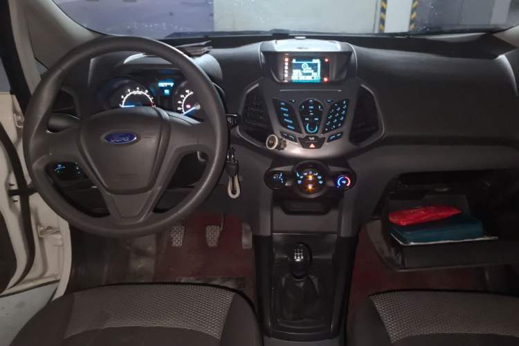 Used Ford EcoSport 2017 1.5L Manual Comfort Model Center Console
