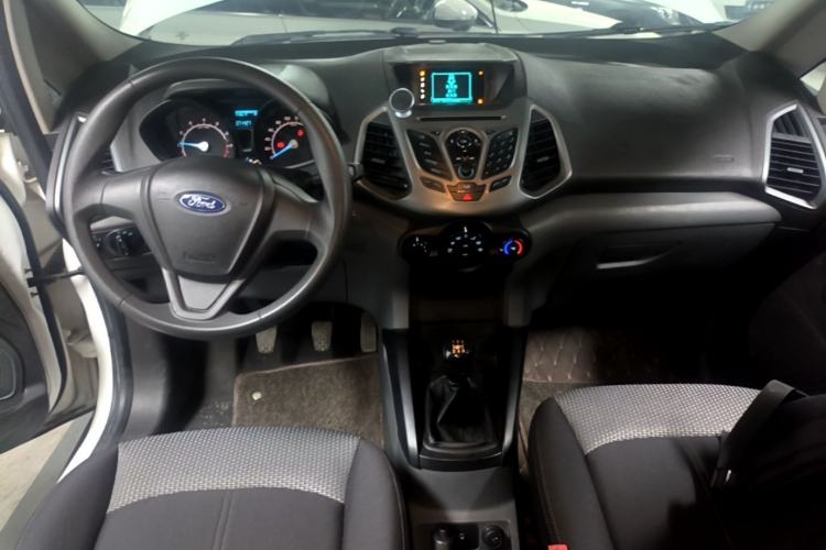 Used Ford EcoSport 2017 1.5L Manual Comfort Model Center Console