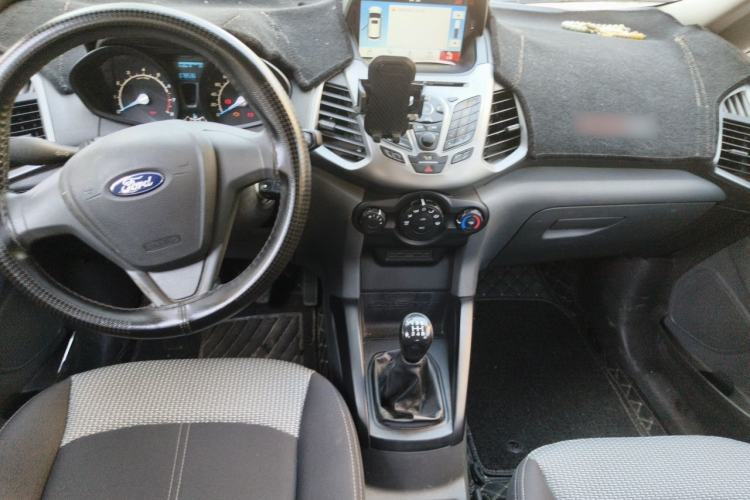 Used Ford EcoSport 2017 1.5L Manual Comfort Model Center Console